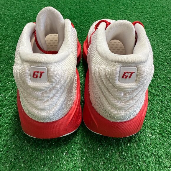 Athletic_Shoes